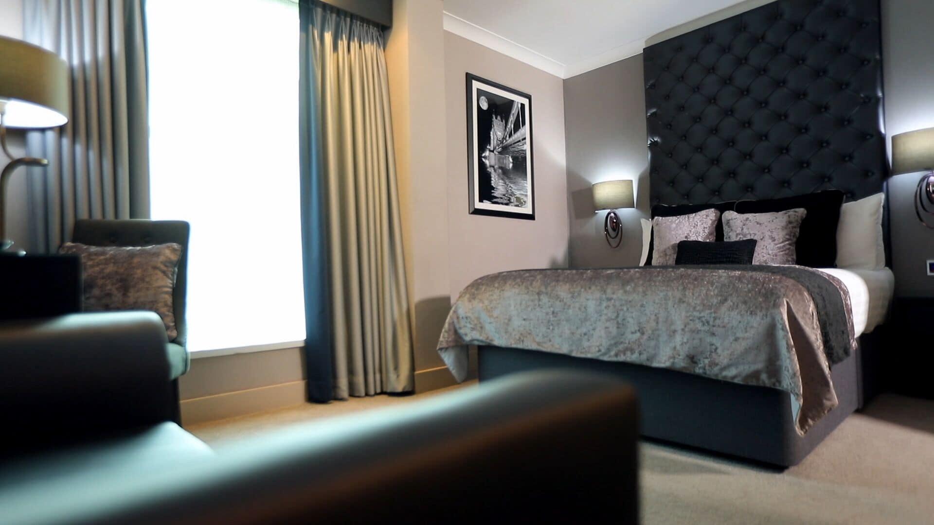 The Continental Hotel, Heathrow Hounslow Exterior photo