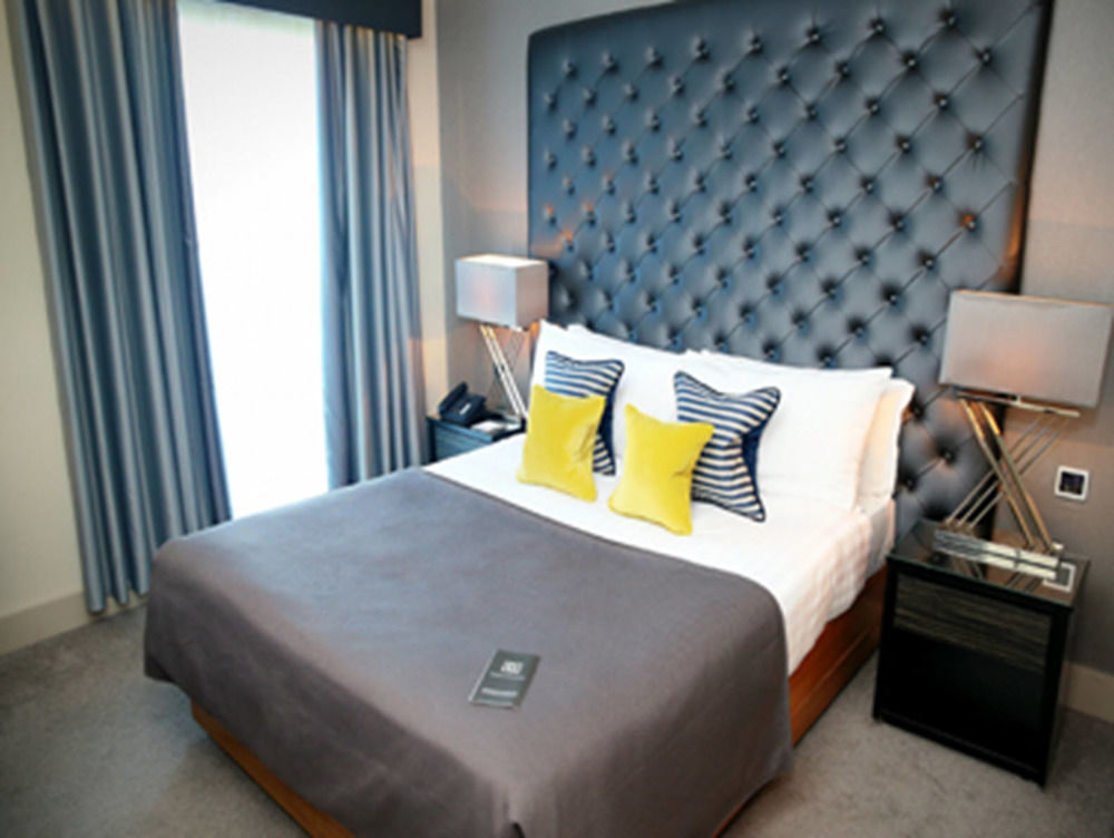 The Continental Hotel, Heathrow Hounslow Exterior photo